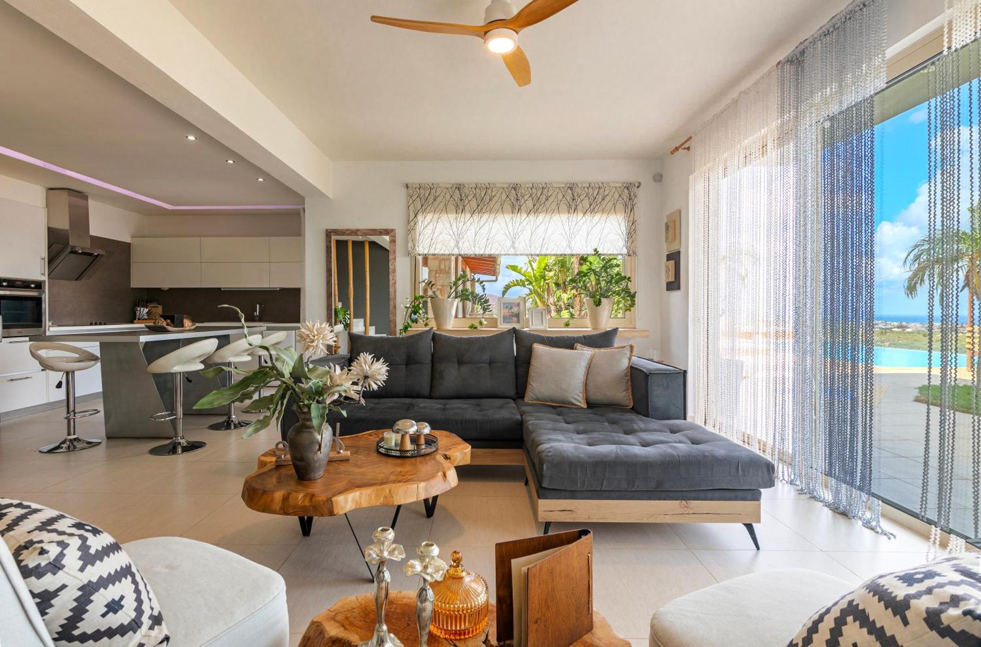 Villa Ioulia Gouvai Exteriör bild